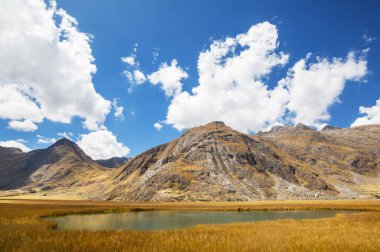 Cordillera Blanca 'da güzel dağlar, Peru, Güney Amerika