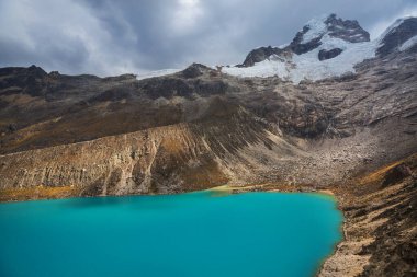 Cordillera Blanca 'da güzel dağlar, Peru, Güney Amerika