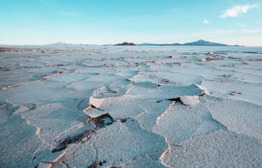 Salar de Uyuni, Bolivya, Güney Amerika 'da alışılmadık terk edilmiş peyzajlar