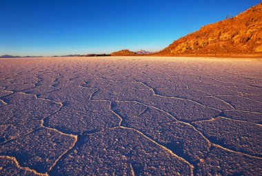 Salar de Uyuni, Bolivya, Güney Amerika 'da alışılmadık terk edilmiş peyzajlar