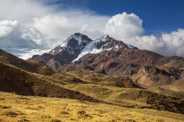 Cordillera Blanca, Peru, Güney Amerika 'daki güzel dağ manzaraları