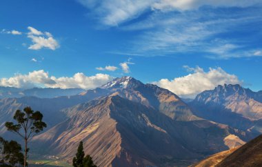 Cordillera Blanca, Peru, Güney Amerika 'daki güzel dağ manzaraları