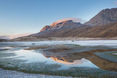 Cordillera Blanca 'da güzel dağlar, Peru, Güney Amerika