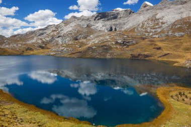 Cordillera Blanca 'da güzel dağlar, Peru, Güney Amerika