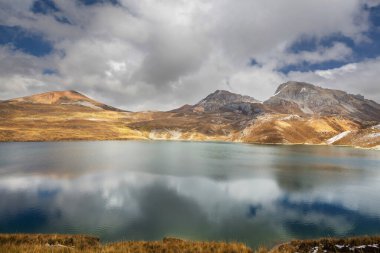 Cordillera Blanca 'da güzel dağlar, Peru, Güney Amerika