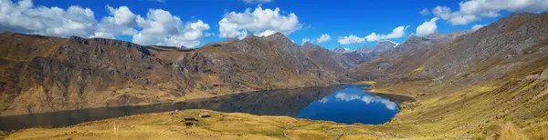 Lindo Lago Montanhas Cordillera Blanca Peru América Sul — Fotografia de Stock