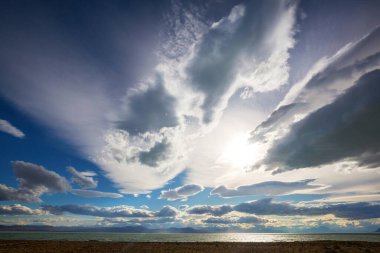 Patagonya 'daki güzel dağ manzaraları. Güney Amerika, Arjantin 'de dağlar gölü.