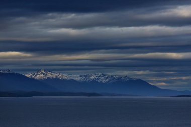 Dünyanın sonu. Beagle çevresindeki güzel doğal manzara. Ushuaia, Arjantin 'deki ses.