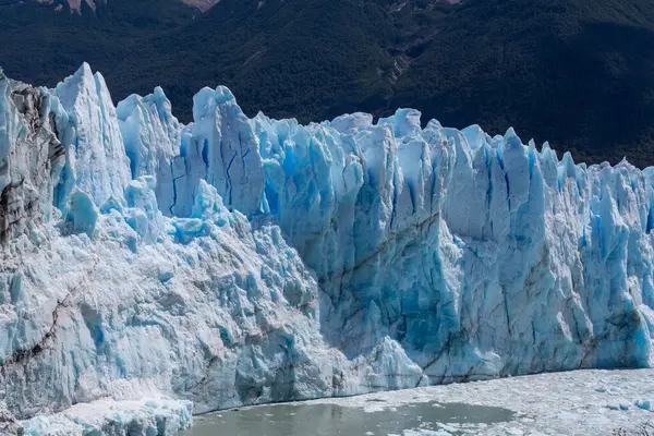 アルゼンチンのサンタクルス州にあるロス氷河のペリト モレノ氷河 アルゼンチンのパタゴニアで最も重要な観光スポットの1つです サマーシーズン — ストック写真