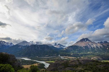 Carretera Austral, Patagonya, Güney Şili boyunca güzel dağ manzaraları