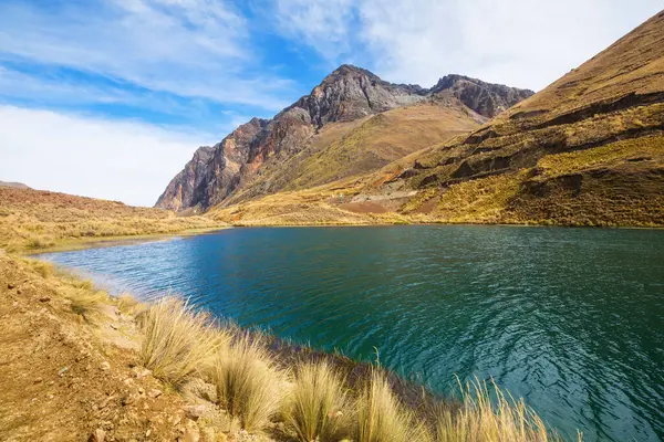 Cordillera Blanca 'da güzel dağlar, Peru, Güney Amerika