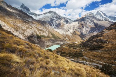 Cordillera Blanca, Peru, Güney Amerika 'daki güzel dağ manzaraları