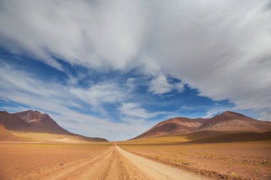 Altiplano dağlarının nefes kesici manzarası, Güney Amerika, Bolivya