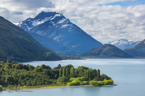 カレッテラ オーストラリア パタゴニア チリのカレラ湖 ロイヤリティフリーのストック画像