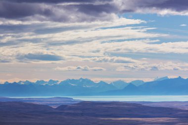 Patagonya 'daki güzel dağ manzaraları. Güney Amerika, Arjantin 'de dağlar gölü.