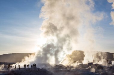 Geyser Sol de Manana, Bolivya. Güney Amerika 'da güzel sıradışı doğal manzaralar.