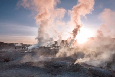 Geyser Sol de Manana, Bolivya. Güney Amerika 'da güzel sıradışı doğal manzaralar.
