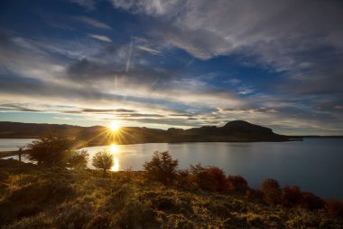 Perito Moreno Ulusal Parkı, Arjantin, Güney Amerika. Güzel renkli sonbahar mevsimi.
