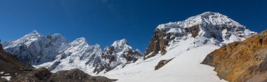 Cordillera Blanca, Peru, Güney Amerika 'daki güzel dağ manzaraları