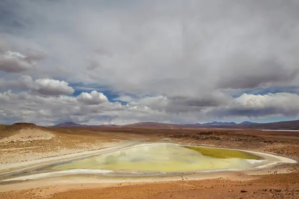 Lago Altiplano Nas Montanhas Dos Andes Bolívia América Sul Imagens De Bancos De Imagens Sem Royalties