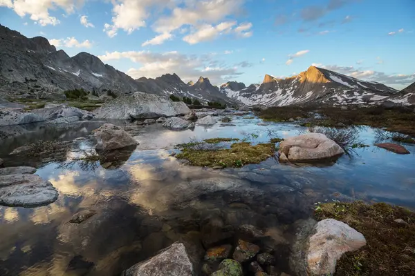 stock image Beautiful mountain landscapes in Wind River Range in Wyoming, USA. Summer season.
