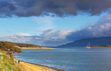 Dünyanın sonu. Beagle çevresindeki güzel doğal manzara. Ushuaia, Arjantin 'deki ses.