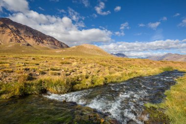 Valle Hermosa 'daki inanılmaz dağ manzaraları, Arjantin, Güney Amerika
