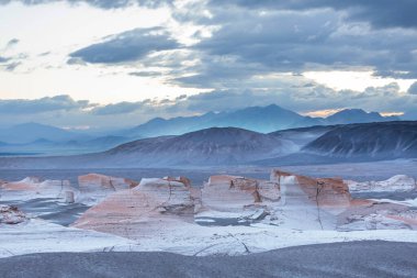 Kuzey Arjantin 'in fantastik manzaraları. Güzel, ilham verici doğal manzaralar. Campo de Piedra Pomez Antofagasta de la Sierra yakınlarında, Puna.