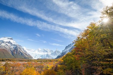 Patagonya dağlarında sonbahar sezonu, Güney Amerika, Arjantin