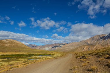 Valle Hermosa 'daki inanılmaz dağ manzaraları, Arjantin, Güney Amerika