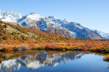 Patagonya dağlarında sonbahar sezonu, Güney Amerika, Arjantin