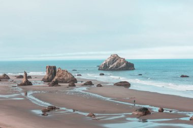 Gün batımında Pasifik Okyanusu. Güzel doğa manzarası.
