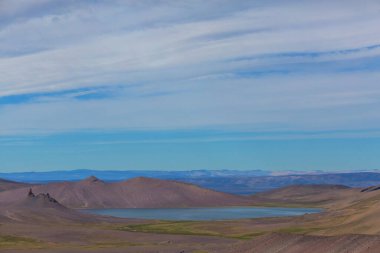 Patagonya 'daki güzel dağ manzaraları. Güney Amerika, Arjantin 'de dağlar gölü.