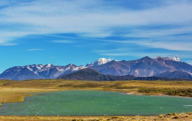 Patagonya 'daki güzel dağ manzaraları. Güney Amerika, Arjantin 'de dağlar gölü.