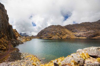 Cordillera Blanca 'da güzel dağlar, Peru, Güney Amerika