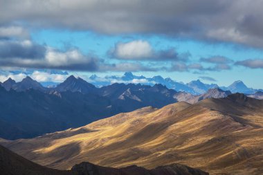 Cordillera Blanca, Peru, Güney Amerika 'daki güzel dağ manzaraları