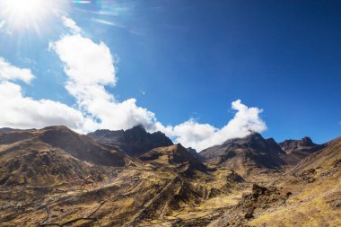 Cordillera Blanca, Peru, Güney Amerika 'daki güzel dağ manzaraları