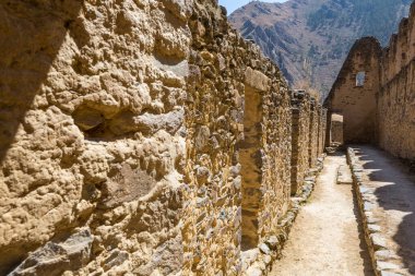 Peru, Güney Amerika 'da ünlü şehir Cusco yakınlarındaki İnka harabeleri