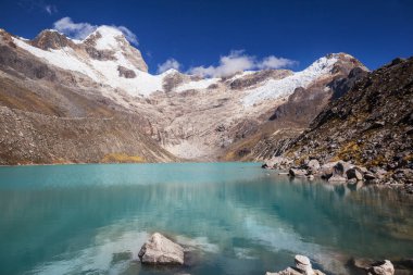 Cordillera Blanca 'da güzel dağlar, Peru, Güney Amerika