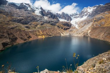Cordillera Blanca 'da güzel dağlar, Peru, Güney Amerika