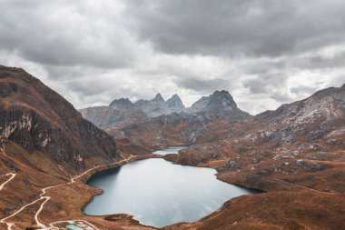 Cordillera Blanca 'da güzel dağlar, Peru, Güney Amerika