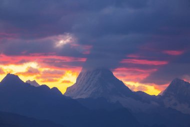 Cordillera Blanca, Peru, Güney Amerika 'daki güzel dağ manzaraları