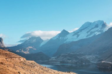 Cordillera Blanca 'da güzel dağlar, Peru, Güney Amerika