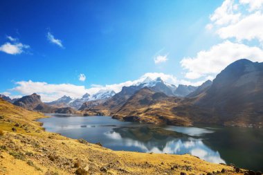 Cordillera Blanca 'da güzel dağlar, Peru, Güney Amerika