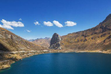 Cordillera Blanca 'da güzel dağlar, Peru, Güney Amerika