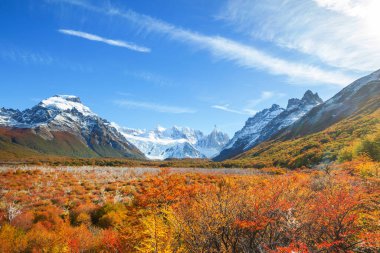 Patagonya dağlarında sonbahar sezonu, Güney Amerika, Arjantin