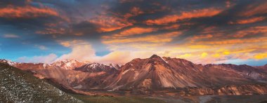 Valle Hermosa 'daki inanılmaz dağ manzaraları, Arjantin, Güney Amerika