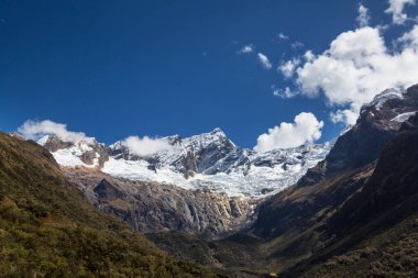 Cordillera Blanca, Peru, Güney Amerika 'daki güzel dağ manzaraları