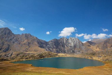 Cordillera Blanca 'da güzel dağlar, Peru, Güney Amerika