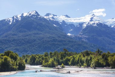 Carretera Austral, Patagonya, Güney Şili boyunca güzel dağ manzaraları